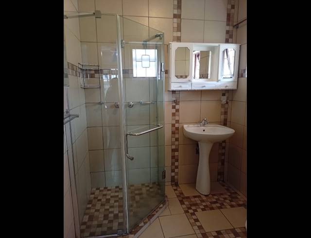 5 BEDROOM HOUSE FOR SALE IN HILLARY